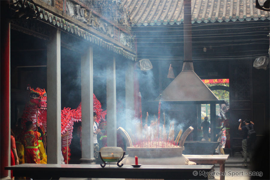 diapo-hcmv-1_0003_Calque-0 Fête du Tët - Pagode de Thiên Hâu